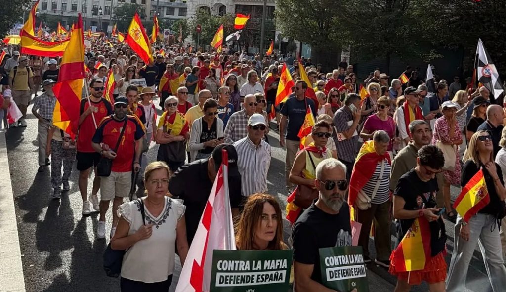 Mijëra protestues në rrugët e Madridit për krizën e emigrantëve në Ceuta