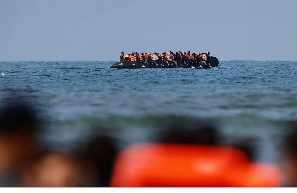 Tre të vdekur, mes tyre një 10-vjeçar, pas aksidentit me varkën e migrantëve në La Mansh