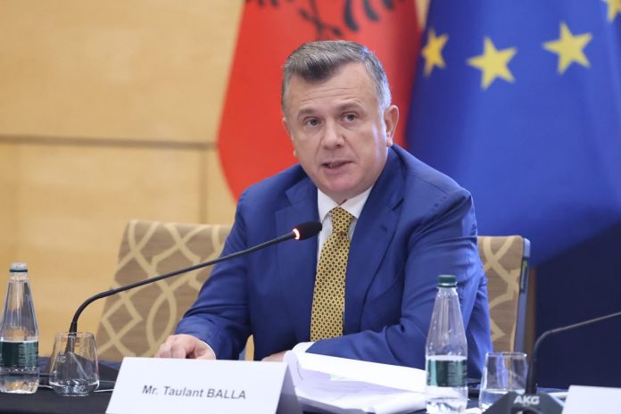 Dy të rinj tentuan të mashtrojnë Armando Dukën duke u prezantuar si Balla, deputeti i PS thirrje qytetarëve: Kujdes, denonconi çdo rast