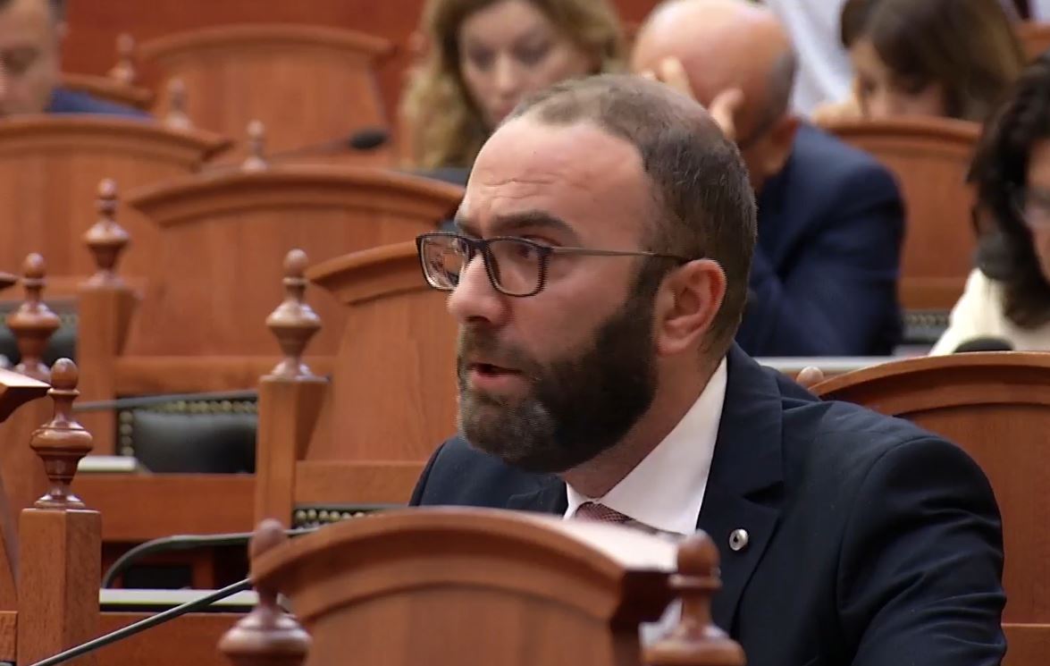 10:35 Konferenca e Kryetarëve rrëzon kërkesën për komision për KAYO, kalon për votim në parlament’, Bardhi: Ka shpenzuar 34 mln € euro pa prodhuar asgjë