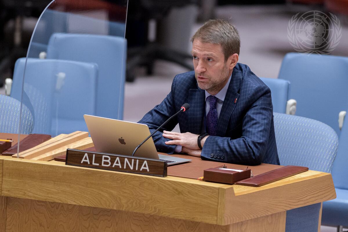 21 44 Nderimet për Ratko Mlladiç në Serbi  Ministri Hoxha  Glorifikimi i kriminelëve të luftës bie ndesh me vlerat evropiane