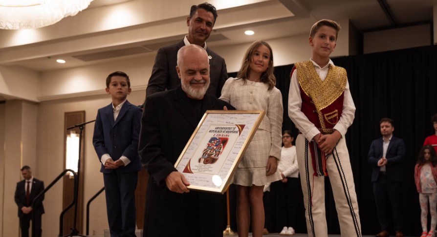 Rama ndan fotoalbum nga takimi me shqiptarët në Michigan: Faleminderit për mikpritjen mbresëlënëse
