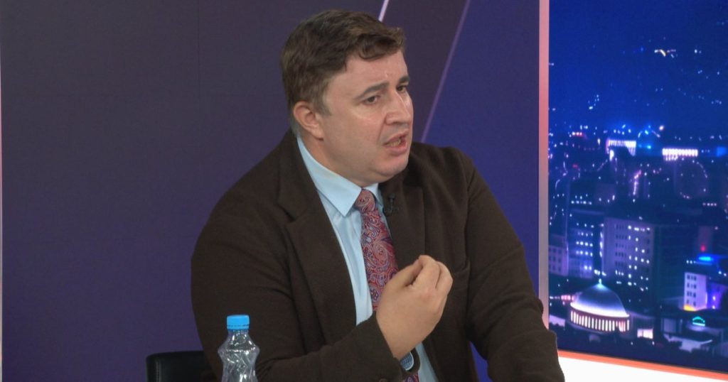 “Haga njollosi edhe Shqipërinë”, Nurellari: Duhet të mobilizohemi si shtet për mbrojtjen e UÇK-së