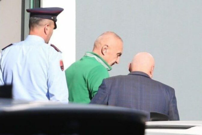 11:05 Komiteti Shqiptar i Helsinki letër IEVP “Jordan Misja”: Jepini fund shkeljes së të drejtave të Presidentit Meta! Lejojeni të mbajë takime
