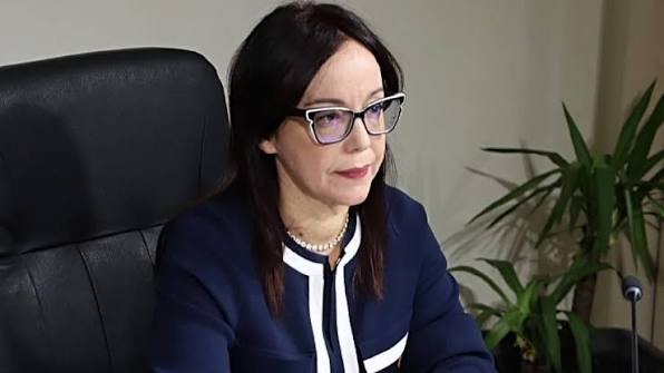 22:11 Firma e parë e Ministres së re të Shëndetësisë, Spahiu shkarkon administratoren e OSHIS, 24 orë pas tenderit për hemodializën