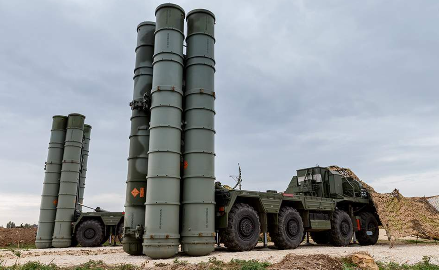 Lavrov hap derën për transferimin e sistemeve të mbrojtjes S-400 nga Turqia te një “vend mik”