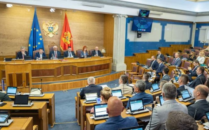 Kuvendi i Malit të Zi heq imunitetin për zyrtarët e lartë në rastet e korrupsionit