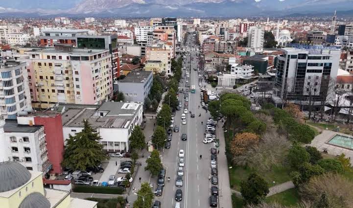 Pronat e sekuestruara, 180 milionë lekë të ardhura nga qiratë