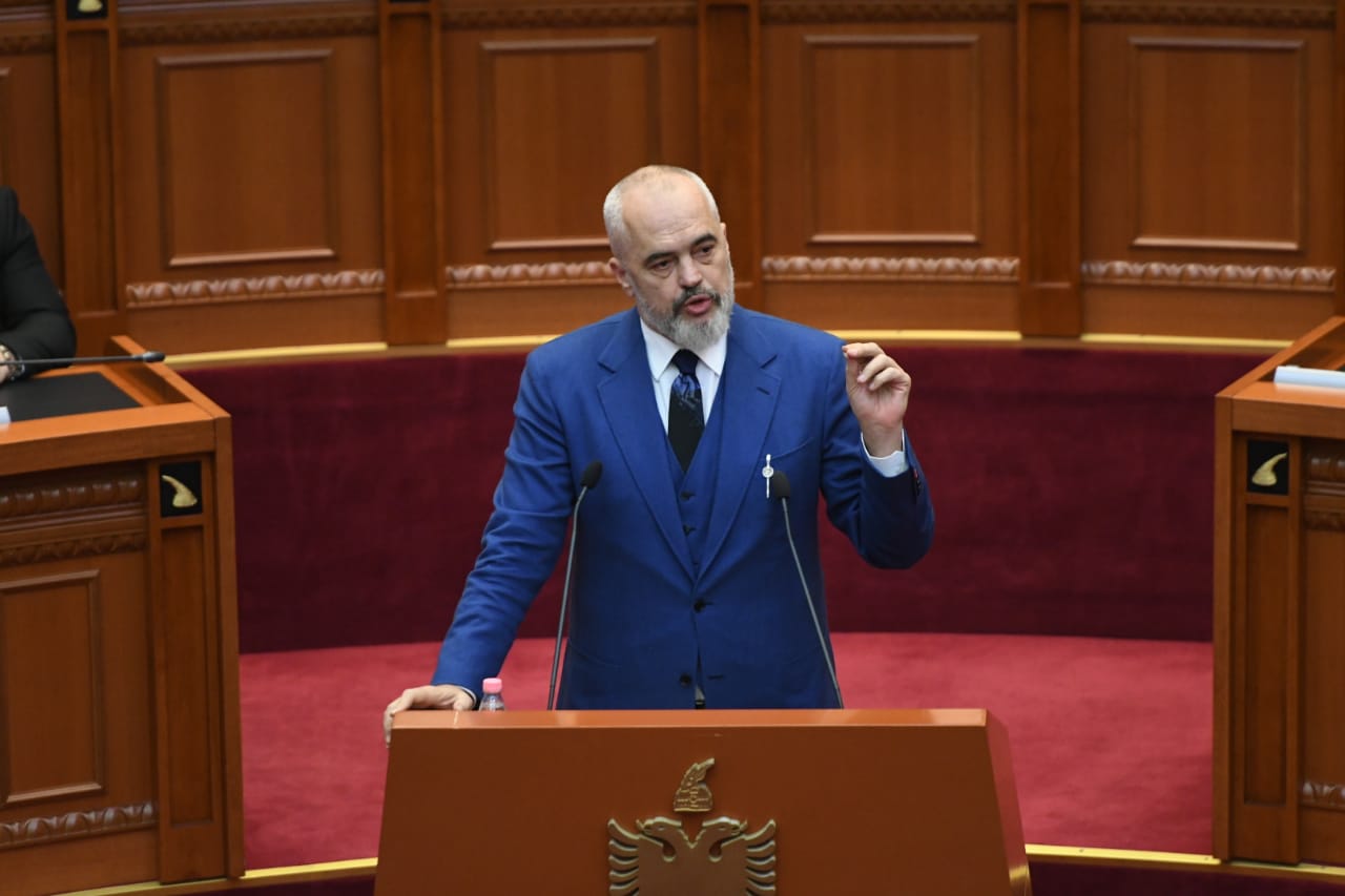 12:52 Fjala e plotë në Kuvend/ Rama ashpër për magjistratët: “Do krijonim shtetin e parë në botë ku gjykatësit janë mbi të gjithë”