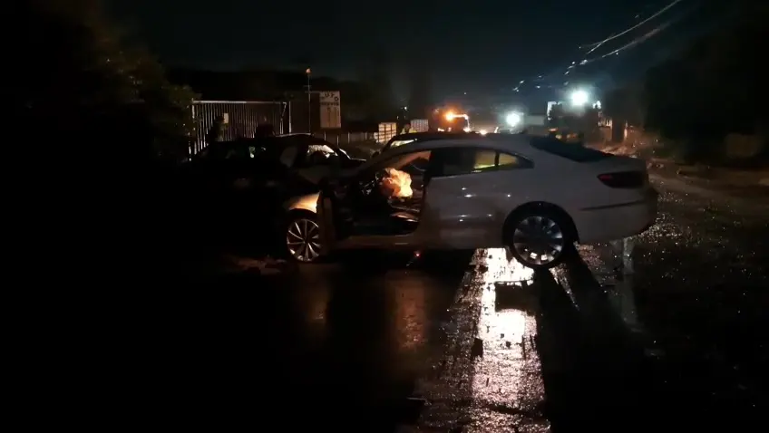 08:20 Aksident i trefishtë në Fushë-Krujë, vdes 19-vjeçari! 2 të tjerë në gjendje të rëndë (VIDEO)