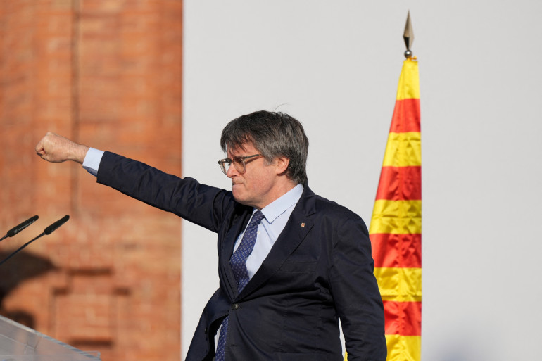 Amnistia i hap rrugën kthimit, ish-presidenti i Katalonjës mund të rikthehet në Spanjë