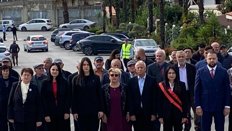 Lushnja feston 82-vjetorin e çlirimit, homazhe në Varrezat e Dëshmorëve! Ceremoni pa fjalimet tradicionale