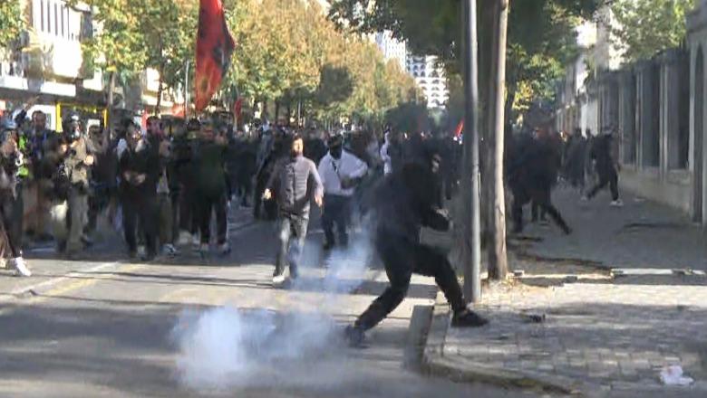 13:45 U arrestuan gjatë protestës, gjykata liron 12 protestues