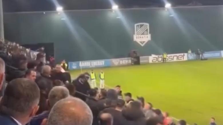 Përplasje e ashpër në ‘Egnatia Arena’, grushte mes tifozëve në ndeshjen e rrogozhinasve kundër Teutës