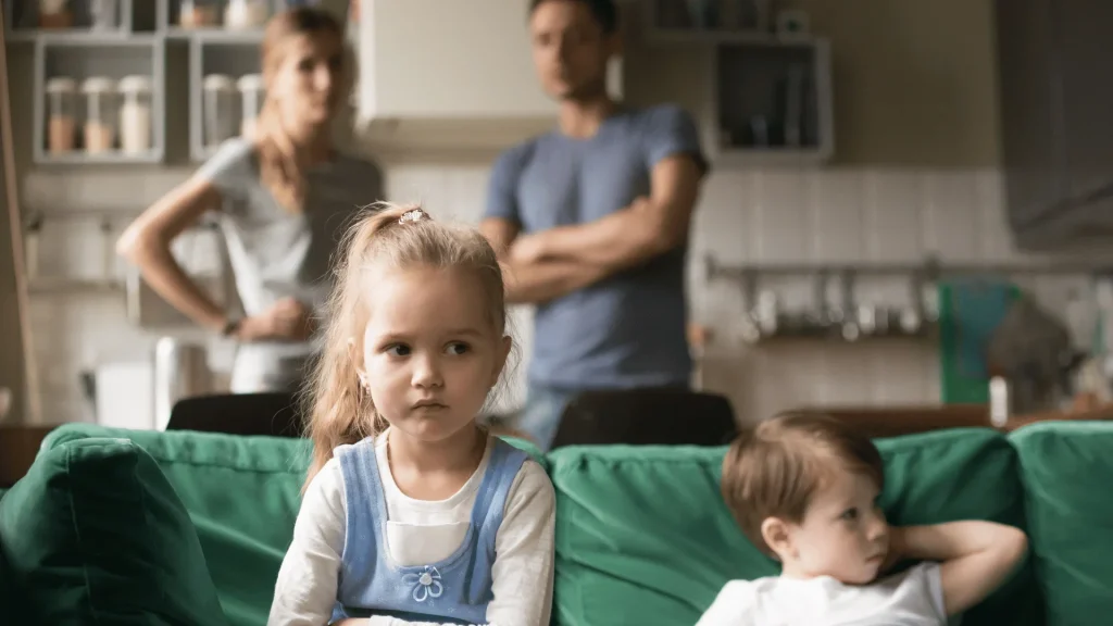 8 përvoja të përbashkëta që kanë fëmijët që nuk ishin të preferuarit e prindërve (Lifestyle)