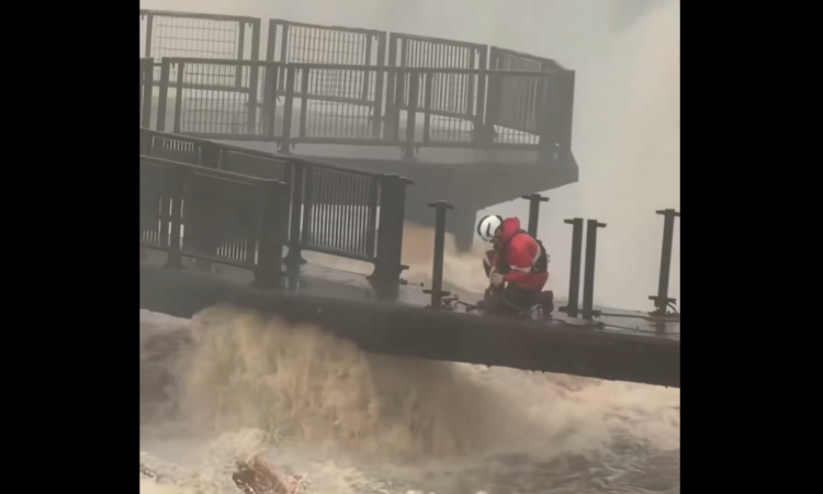 Përmbytjet në Brazil, çmontohet ura drejt “Grykës së Djallit” në ujëvarat Iguazu (VIDEO)