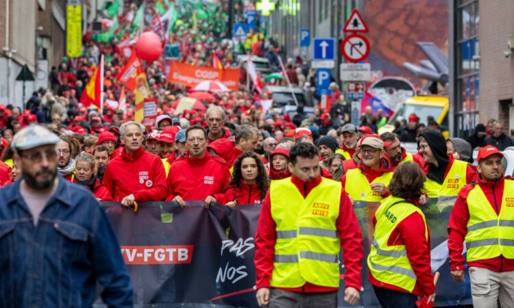 Përplasje të dhunshme në Belgjikë, mbi 100 të arrestuar në protestat kundër buxhetit dhe shkurtimeve në arsim