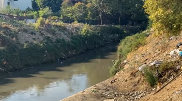 Lumi Lana në klasën V, gjendje e keqe/ KLSH: Ujërat e ndotura derdhen pa trajtim