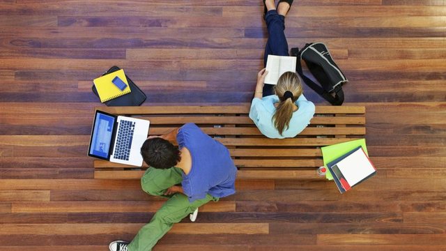 Rreth 1.3 mijë studentë të huaj në universitetet shqiptare, kryesojnë italianët dhe indianët