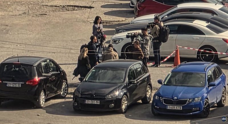 Prishtina nuk i përgjigjet thirrjes për sulm në Tiranë/ Vetëvendosja organizoi autobusë, por i shkojnë vetëm kamerat