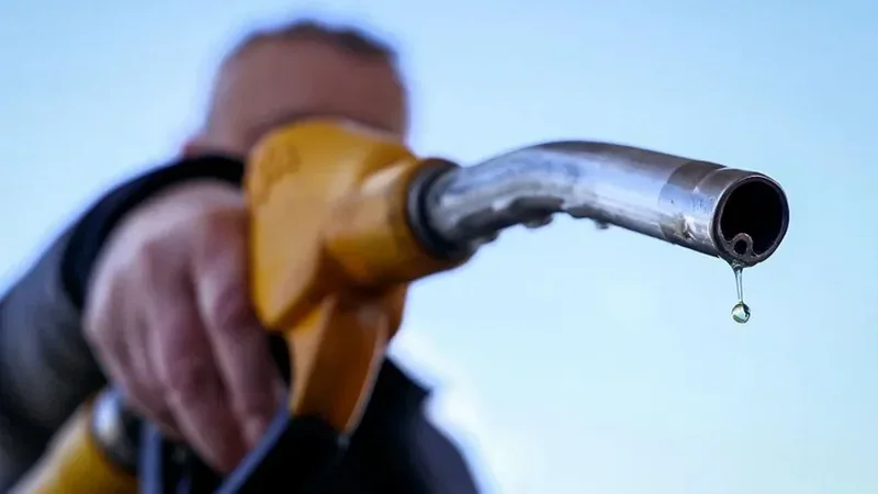 Nafta bie pas rritjes me 6% brenda javës, tregjet ndjekin zhvillimet në Lindjen e Mesme