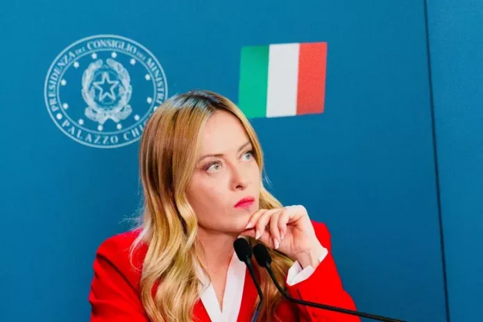 Giorgia Meloni regjistron zërin për të luftuar falsifikimet nga IA-ja
