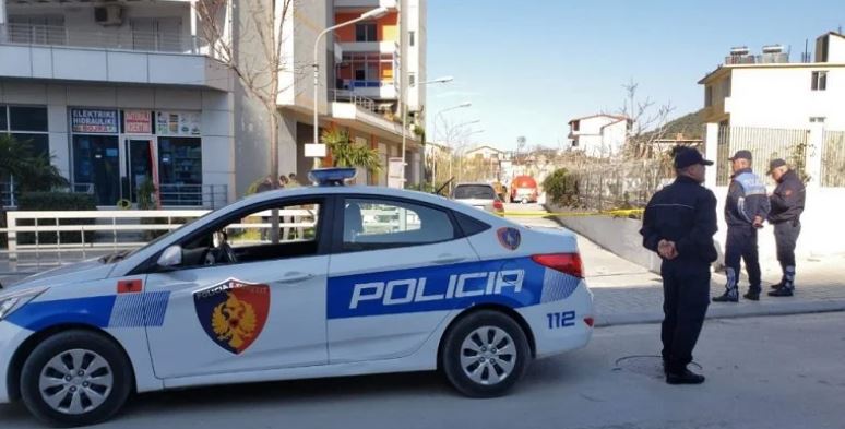 Plagosi me armë 22-vjeçarin dhe i vodhi makinën në Sanxhak të Lezhës, kapet në Rinas 47-vjeçari në kërkim