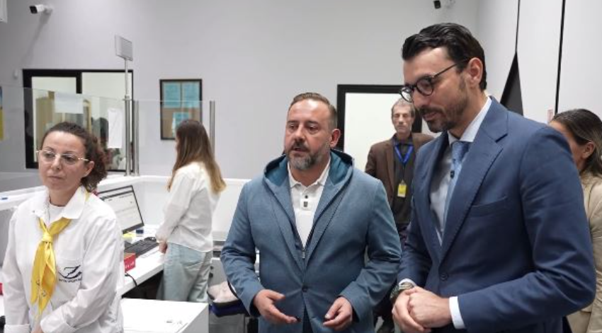 Karakaçi inspekton zyrën postare Nr.5 në Tiranë: Sportelet të hapura për qytetarët