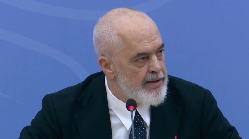 09:44 Rama në Vilën e Kuqe, mbledh ministrat dhe drejtuesit politikë të PS