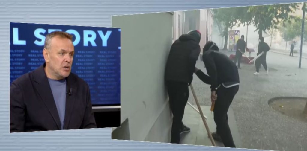 “Në Serbi, 300 mijë protestues nuk thyen një xham”/ Karamuço: Duan ndryshim qeverie? Të organizohen, jo me molotovë!
