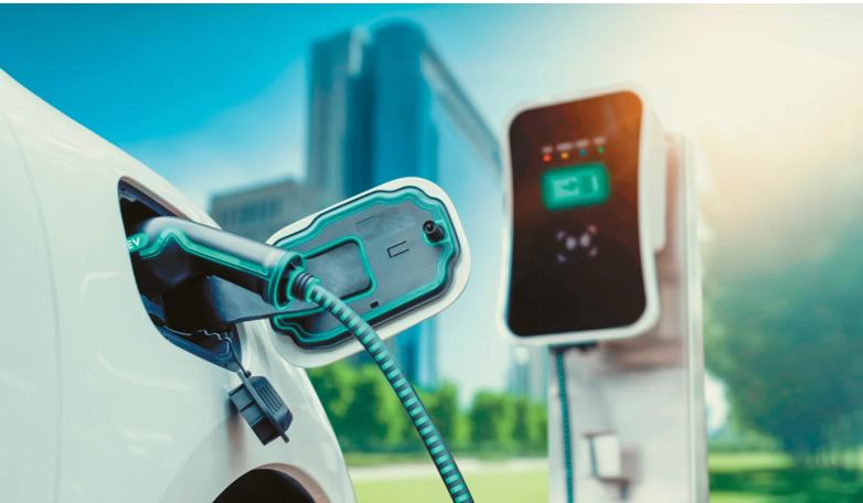 Frikë nga konkurrenca kineze, Britania shqyrton tarifa për automjetet elektrike