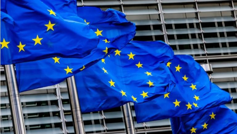 09:58 “Dënojmë me forcë dhunën dhe shkatërrimin e pronës”/ Reagon Delegacioni Europian: Dhuna nuk ka vend në demokraci