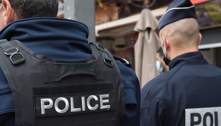 Një i vrarë dhe 4 të plagosur nga të shtënat me armë zjarri në periferi të Parisit, Antiterrori nis hetimet