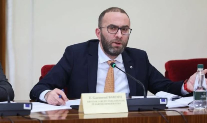 Bardhi reagon mbi konsultimet për zgjedhjet vendore: Kjo është një teatër politik