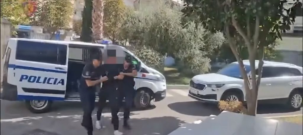 Vodhi automjetin e postës në Durrës, 23-vjeçari kapet në Berat (VIDEO)