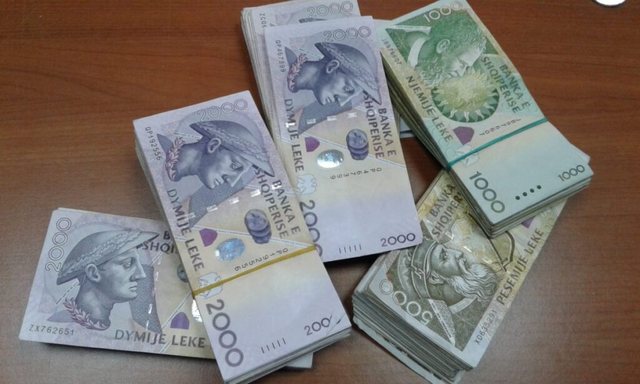 07:30 Leku thyen rekord global në kursin ndaj euros ne 10 vite, monedha më e fortë në listën e 40 vendeve