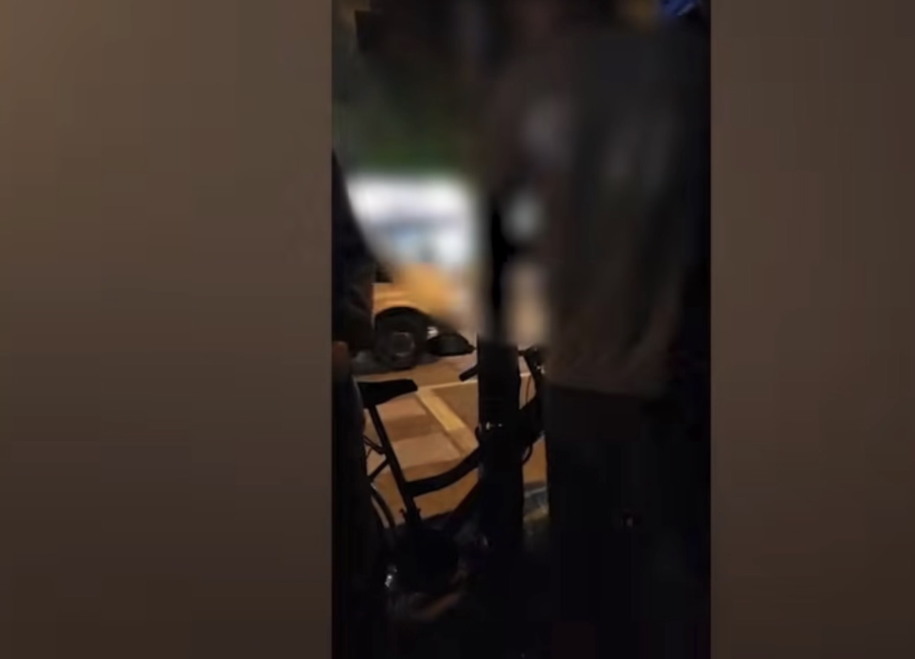 20:06 (VIDEO) Të rinj të shoqëruar në Durrës/ Denoncuesit: I kanë rrahur brenda në rajon