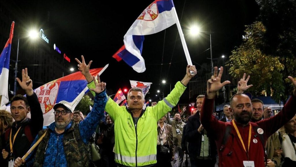 Në krye të “Listës së Studentëve” në zgjedhjet e Serbisë! Kush është kardiologu që sfidon Vuçiçin?