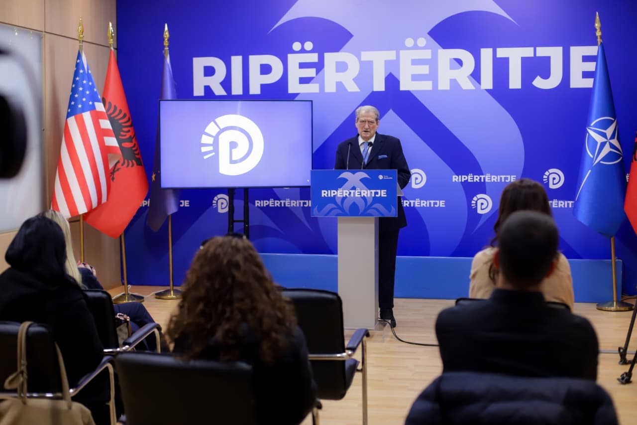 13:15 “Diaspora do t’i bashkohet revoltës së të rinjve”, Berisha akuza Ramës: Dhuna nuk do ta shpëtojë Vuçiçin shqiptar