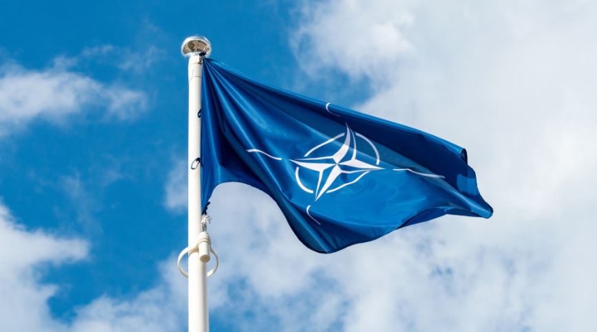 NATO do të dërgojë aeroplanë dhe dronë në Detin e Zi pas sulmeve ndaj anijeve