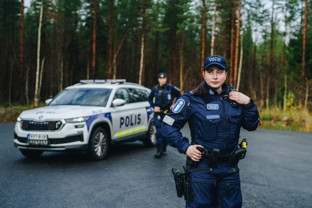 Policia finlandeze heton ndërhyrjet e dyshuara në shtëpitë e anëtarëve të parlamentit