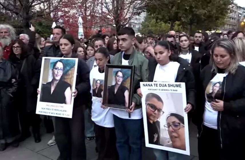 Nis protesta në Prishtinë, kërkohet drejtësi dhe përgjegjësi institucionale për vrasjen e Arlinda Zekajt