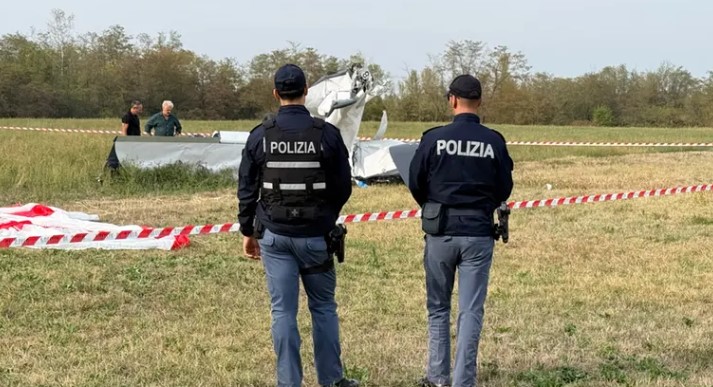 Përplasen në ajër dy avionë të vegjël në Itali, plagoset njëri nga pilotët