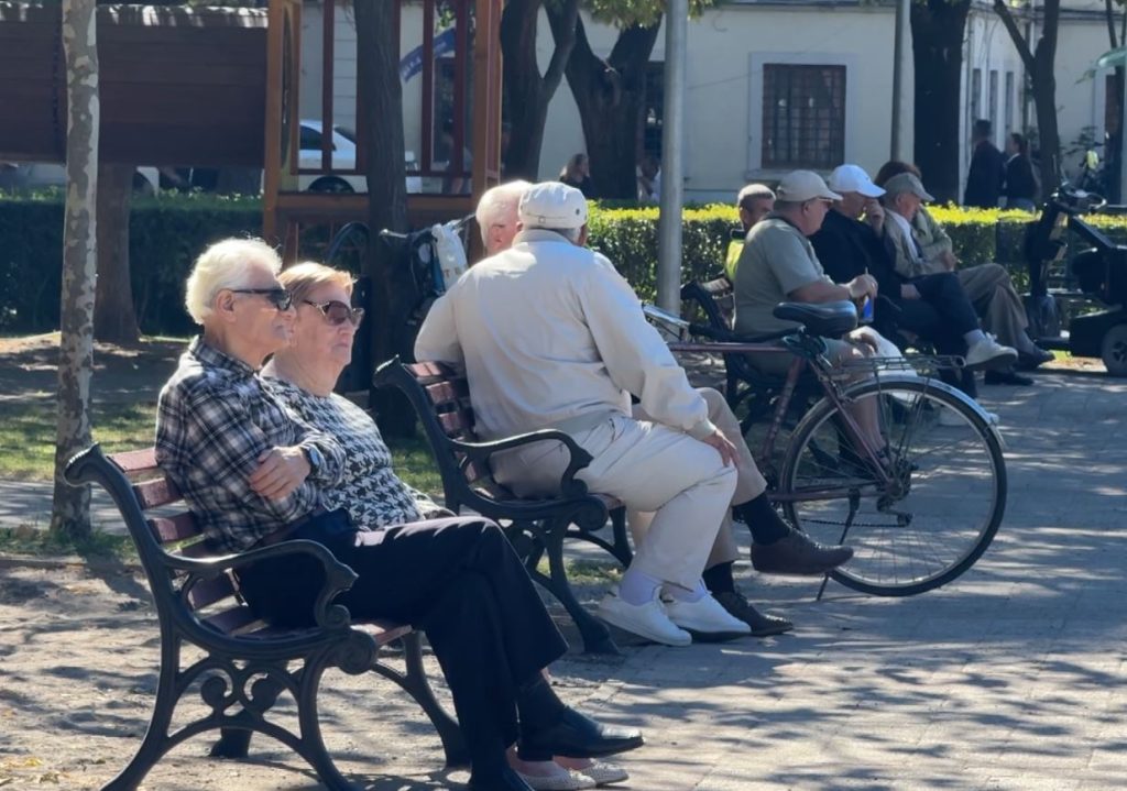 Të moshuarit në ditën e tyre: Pensionet nuk përballojnë më kostot e jetesës