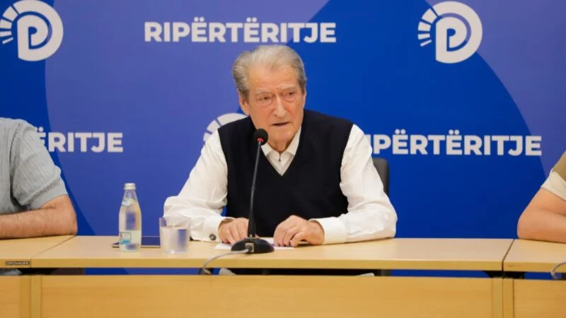 11:50 “Projekt për përqendrim të pushtetit”/ Berisha për hartën e re territoriale: Protesta në disa rrethe, edhe këshilltarët e Ramës refuzojnë shkrirjen e bashkive