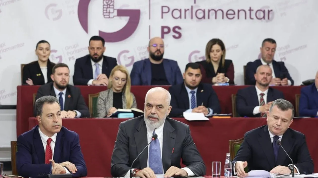 14:16 Edi Rama mbledh nesër Grupin e PS dhe ministrat, zbulohen çështjet për diskutim