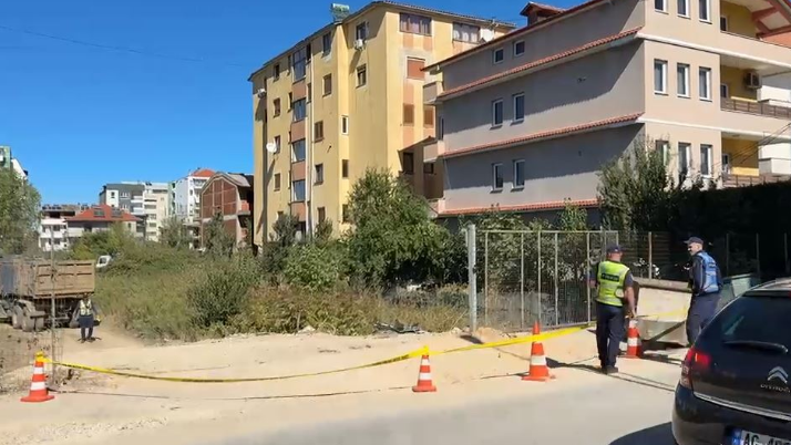 Aksident i rëndë në aksin Pogradec-Drilon, kamioni përplas personin që lëvizte me biçikletë, pritet të niset për trajtim drejt Traumës