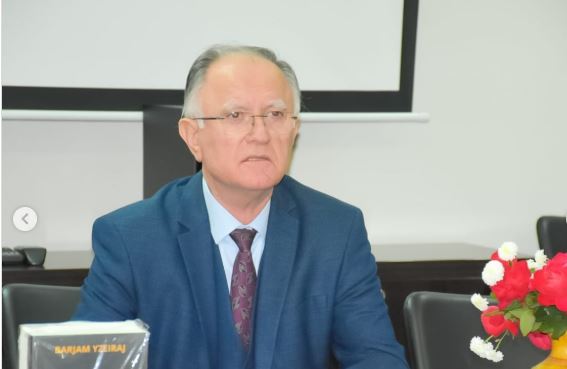 “Dhuna nuk u krijua nga policia, por nga të rinjtë që kanë vënë zjarrin”, Yzeiraj: Ajo ka dalë për të mbrojtur!