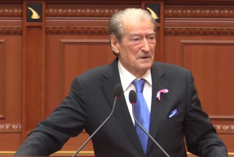 11:50 Berisha-socialistëve: Videot e Adi Hilës janë lule para atyre që keni ju!