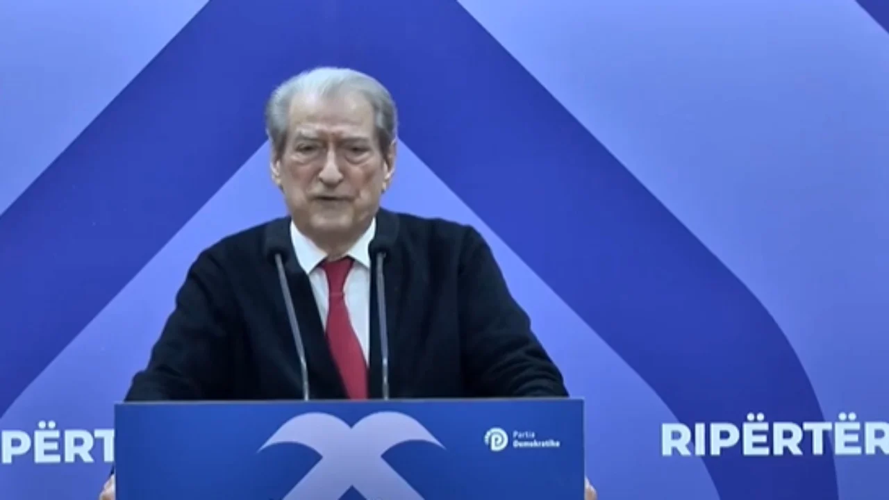 20:34 “Do të firmoset fitorja”/ Berisha bën thirrje për mos bindje civile: Qytetarët të vërshojnë drejt kryeqytetit